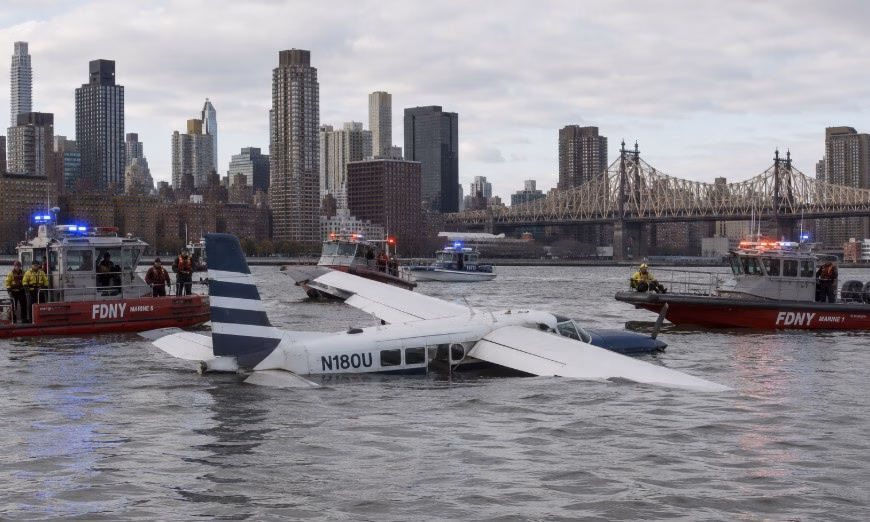 seaplane_crash